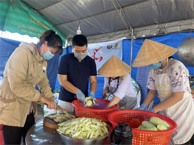 Một năm đầy tình người giữa biến động đại dịch COVID-19 (28/12/2021)